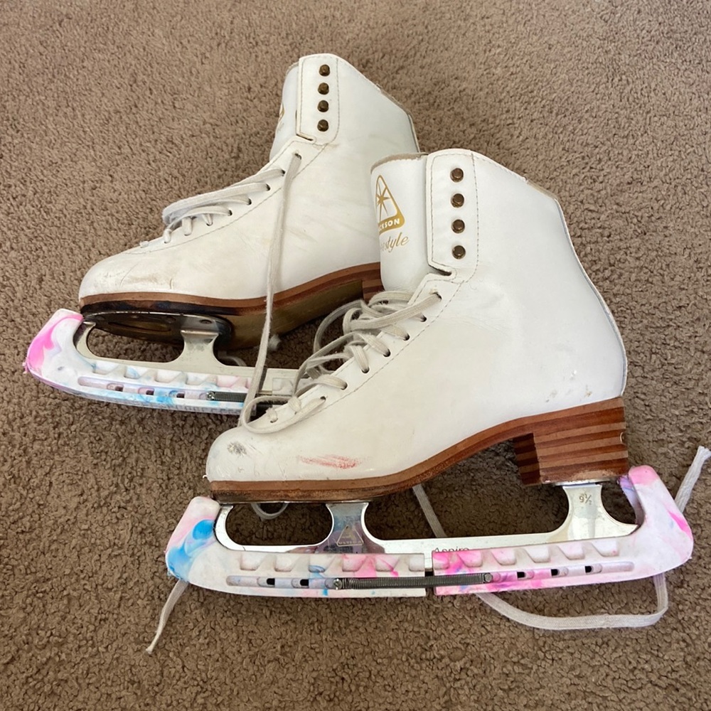 Jackson Freestyle ice skates